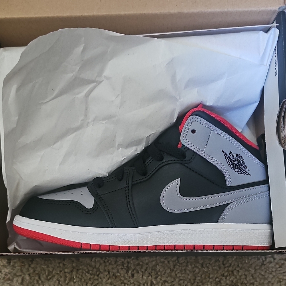 Jordan 1 Mid Boy Sneakers